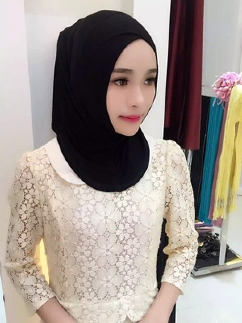 Black Crossover Modal One Piece Ready Hijab 