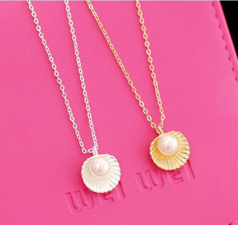 Clamshell Pearl Necklace