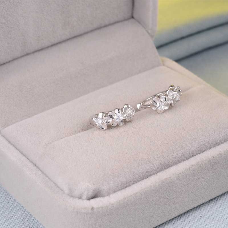 Crystal Daisy Polished Earrings