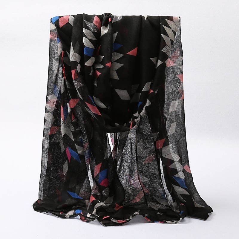 Black Geometric Diamond Print Hijab