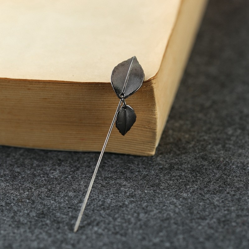 Gun Leaf Hijab Pin 