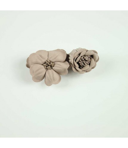 Nude garden hair clip