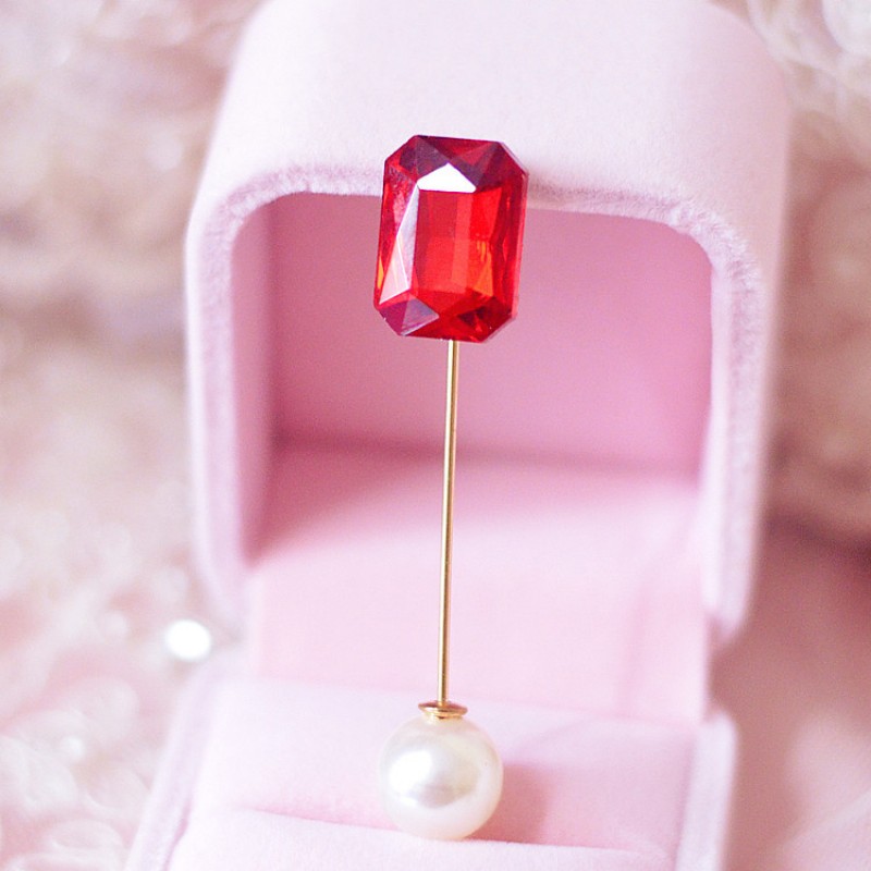Red Precious Pearl Hijab Pin 