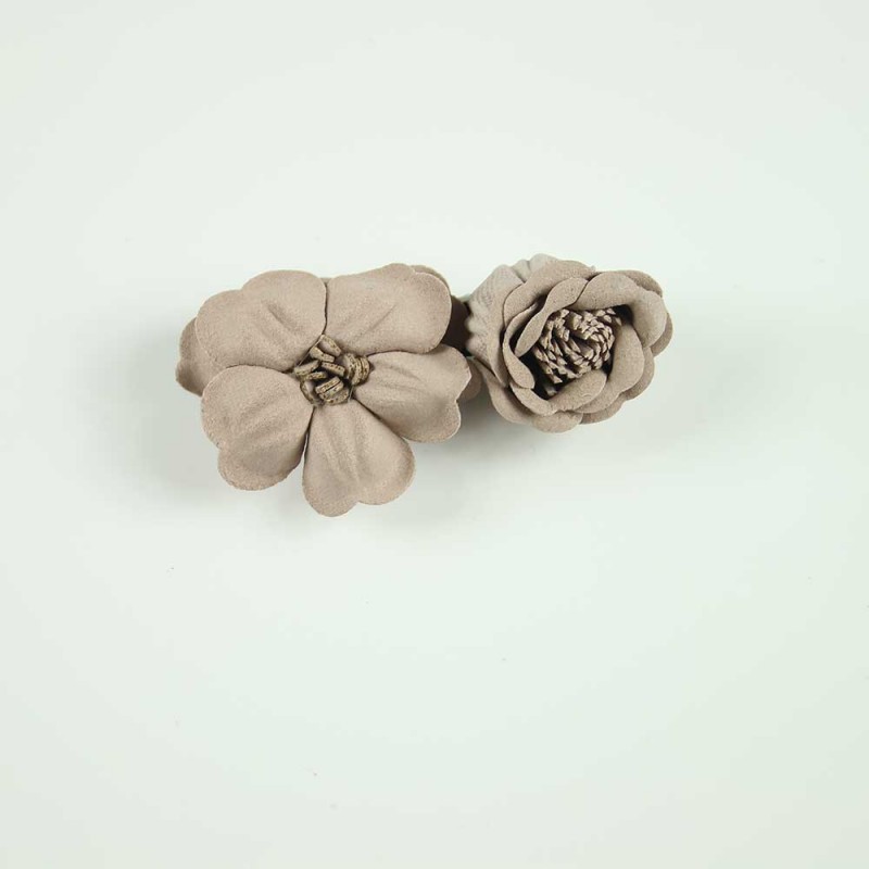 Nude garden hair clip